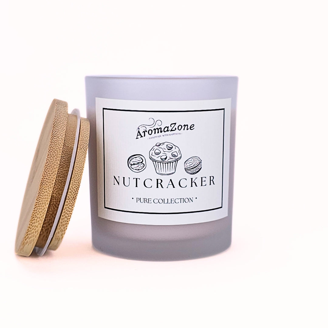 🥜NUTCRACKER🌰 Lumânare parfumată decorativă, ceară naturală handmade - Ciocolată, Fursecuri, Nuci